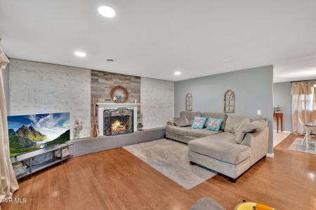 123 North Lincoln Avenue, Jonesborough, Tennessee 37659, USA