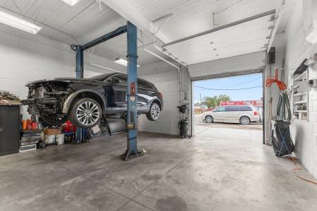 12379 E 8 Mile Road, Warren, Michigan 48089, USA