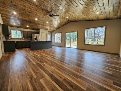 1093 W Queens Way, Nekoosa, Wisconsin 54457, USA