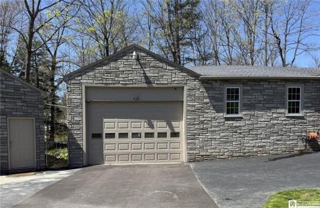 216 Laurel Ave., Lakewood, Nowy Jork 14750, USA