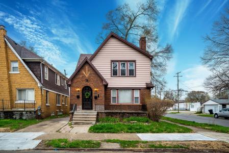 17215 Warrington Drive, Detroit, Michigan 48221, USA