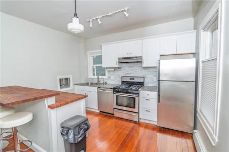 172 Doyle , 1, Providence, RI 02906, USA