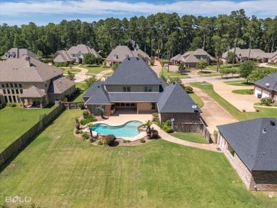 11 Chapel Creek Lane, Shreveport, Louisiana 71106, USA