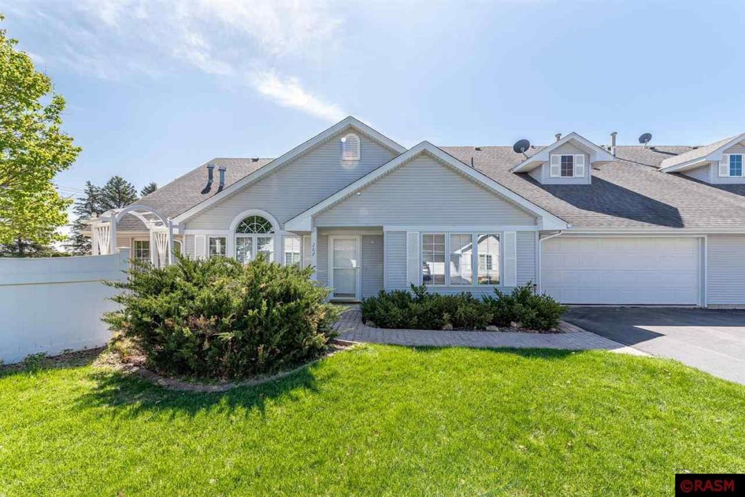 267 Plum Run, Le Sueur, Minnesota 56058