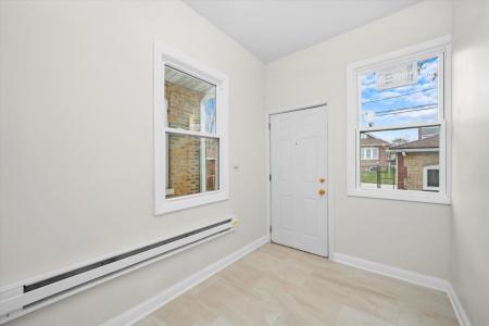 8214 S Paxton Ave, Chicago, 伊利諾州 60617, 美國