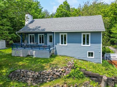 14  Ch. Lakeshore, Morin-Heights, Quebec J0R 1H0, Canada