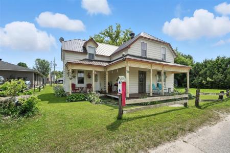 80-82 Rue St-Patrick, L'Isle-aux-Allumettes, Quebec J0X 1M0, Canada