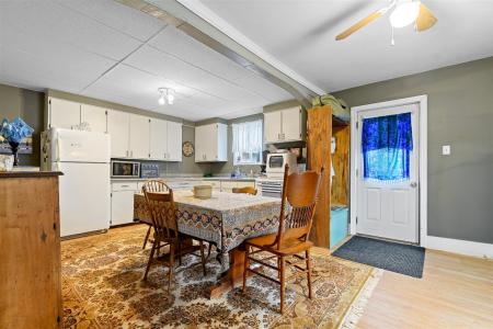 80-82 Rue St-Patrick, L'Isle-aux-Allumettes, كيبيك J0X 1M0, كندا
