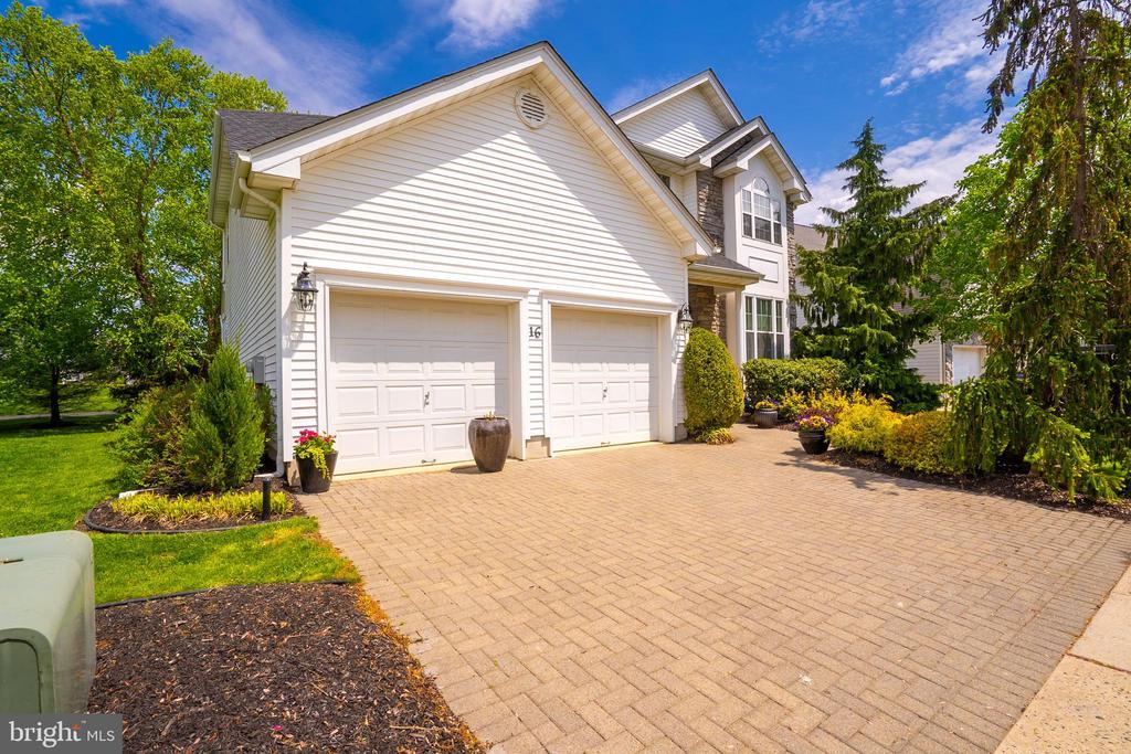 16 Baltusrol Court, Monroe Township, New Jersey 08831, États-Unis
