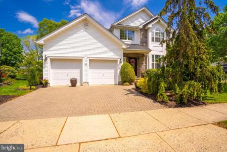 16 Baltusrol Court, Monroe Township, New Jersey 08831, États-Unis