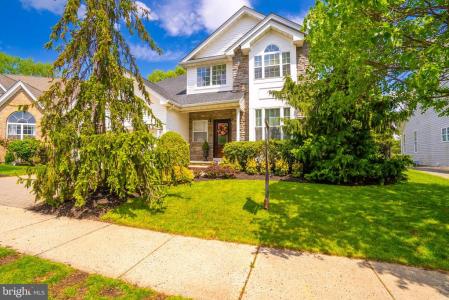 16 Baltusrol Court, Monroe Township, New Jersey 08831, États-Unis