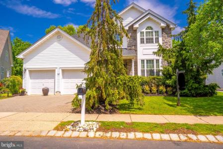 16 Baltusrol Court, Monroe Township, New Jersey 08831, États-Unis