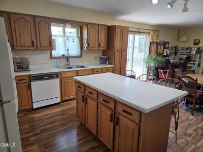 713 Broadway Street, Napoleon, Dakota Du Nord 58561, États-Unis