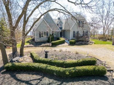 135 Morning Glory Lane, Kelleys Island, Ohio 43438
