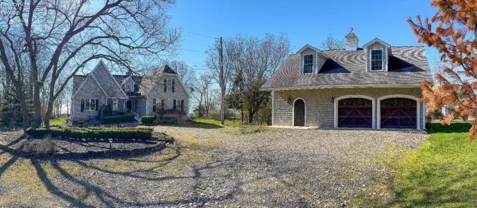 135 Morning Glory Lane, Kelleys Island, Ohio 43438