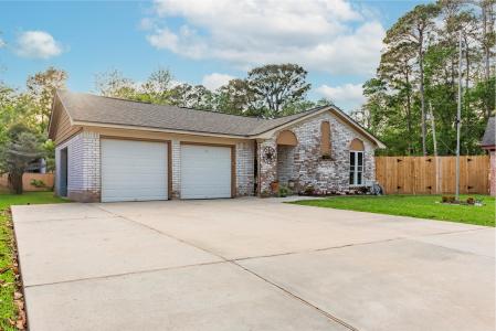 5308 Tanglebriar Drive, Dickinson, Texas 77539