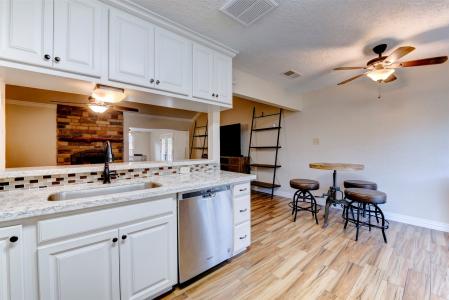 5308 Tanglebriar Drive, Dickinson, Texas 77539