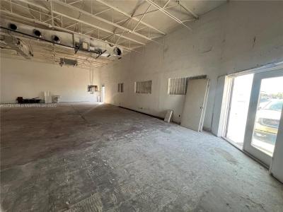 1325 E 10th Ave 1, Hialeah, Флорида 33010, Соединенные Штаты