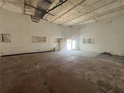 1325 E 10th Ave 1, Hialeah, Флорида 33010, Соединенные Штаты
