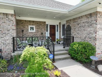 6074 E Longview Drive, East Lansing, Michigan 48823, USA