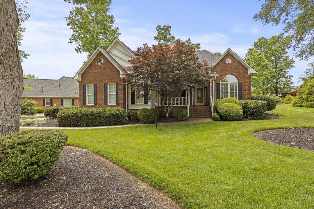651 Sterling Drive, Boiling Springs, South Carolina 29316