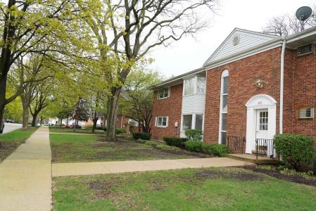 527 W. Eastman St West Unit 2A, Arlington Heights, Illinois 60005, Amerika Birleşik Devletleri