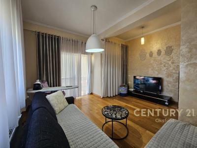 Liqeni i Thatë, Tirana, Albania