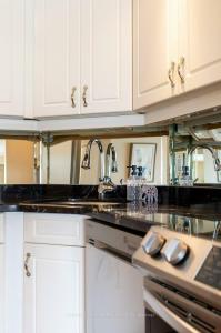 2 SOUTH FRONT STREET, Belleville, Ontario K8N 5K7, Canada