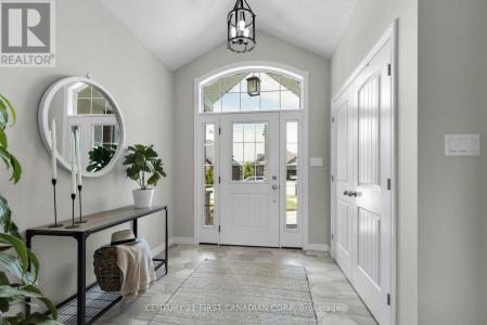 114 OLD FIELD LANE, Central Elgin, Ontario N5L 0A9, Canada