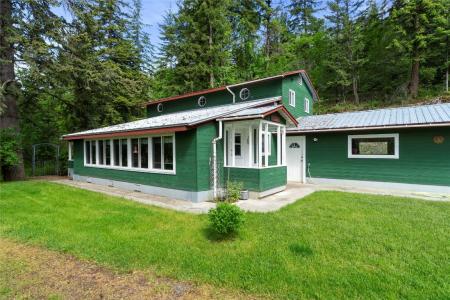 6497 LINDSAY ROAD, Magna Bay, British Columbia V0E 1M7, Canada