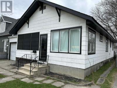 324 SECOND ST E, Fort Frances, Ontario P9A 1M8, Canada
