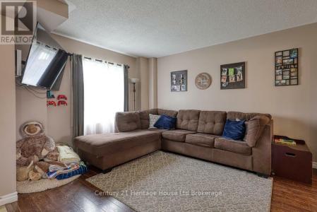 27 TOMPKINS COURT, Norwich (norwich Town), Ontario N0J 1P0, Canada