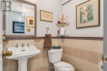 82 CANDY CRESCENT, Brampton (northwood Park), Ontario L6X 3Z9, Canada