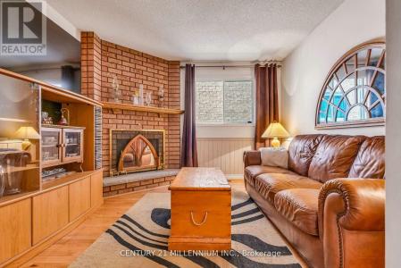 82 CANDY CRESCENT, Brampton (northwood Park), Ontario L6X 3Z9, Canada