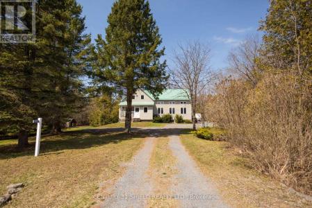 19867 KENYON RD CONCESSION 1, North Glengarry, Ontario K0C 1A0, Kanada