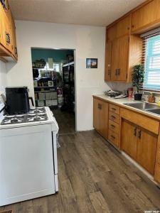301 BELFAST STREET, North Portal, Saskatchewan S0C 1N0, Canada