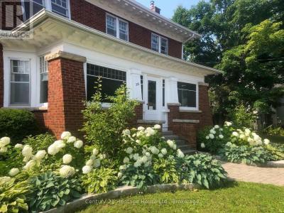375 LAMBTON STREET WEST, West Grey, Ontario N0G 1R0, Kanada