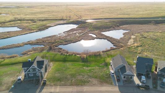 104 WHITE PELICAN WAY, Lake Newell Resort, Alberta T1R 0X5, Canada
