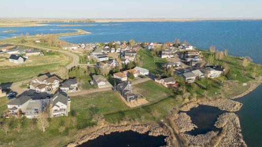 104 WHITE PELICAN WAY, Lake Newell Resort, Alberta T1R 0X5, Canada