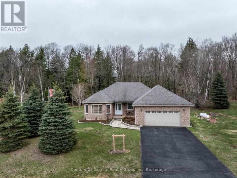 117 HALBIEM CRESCENT, Dysart Et Al (dysart), Ontario K0M 1S0, Canada