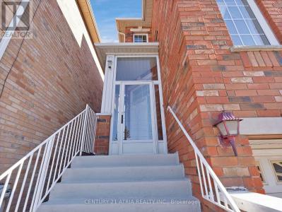 153 WRIGHT AVENUE, Toronto (weston), Онтарио M9N 3Z1, Канада