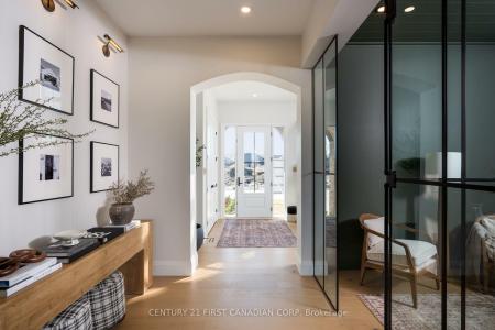 208 FOXBOROUGH PLACE, Thames Centre, Ontario N0M 2P0, Canada
