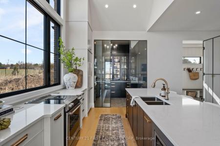 208 FOXBOROUGH PLACE, Thames Centre, Ontario N0M 2P0, Canada