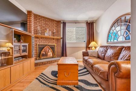 82 CANDY CRESCENT, Brampton, Ontario L6X 3Z9, Canada