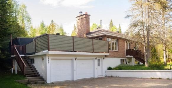 5680 Ch. des Hauteurs, Sainte-Adèle, Quebec J8B 1N5, CANADÁ