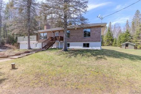 5680 Ch. des Hauteurs, Sainte-Adèle, Quebec J8B 1N5, CANADÁ