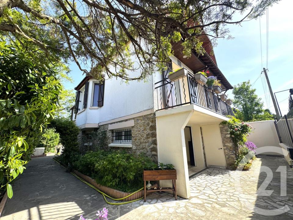 Montfermeil, Île-de-France 93370, Francia