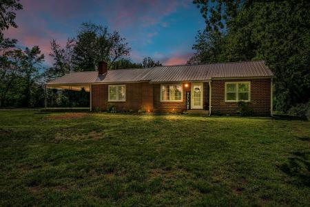 1025 Greenwood Rd, Charlotte, Tennessee 37036, USA
