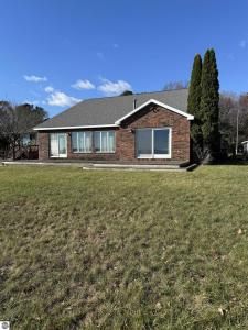 587 Pine, East Tawas, Michigan 48730, USA