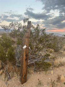 0 Lucerne Valley Cut Off, Lucerne Valley, קליפורניה 92356, ארצות הברית של אמריקה